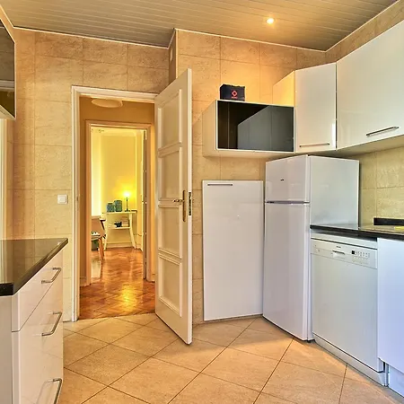 Almirante 2 Four Bedrooms Lisbon Exterior photo