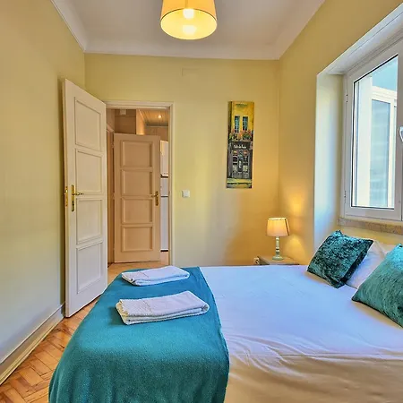 Almirante 2 Four Bedrooms Lisbon Exterior photo